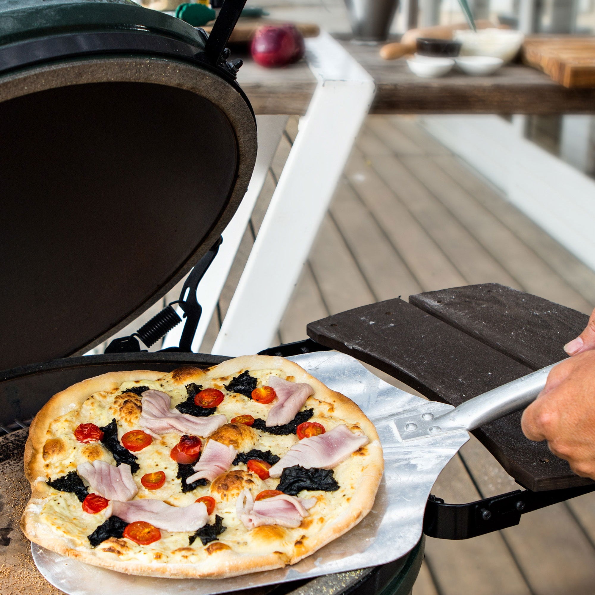 Big Green Egg Pizzaschaufel aus Edelstahl