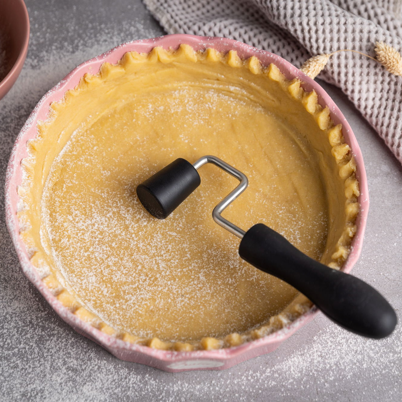 Sallys Backform- und Pizzateigroller-Set