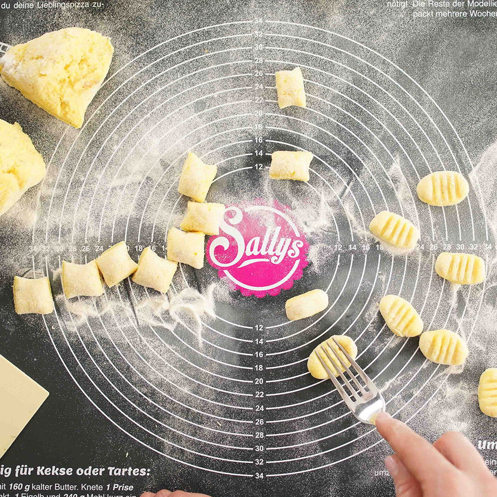 Sallys Ausrollstab 50 cm + Backmatte / Gewebematte Set