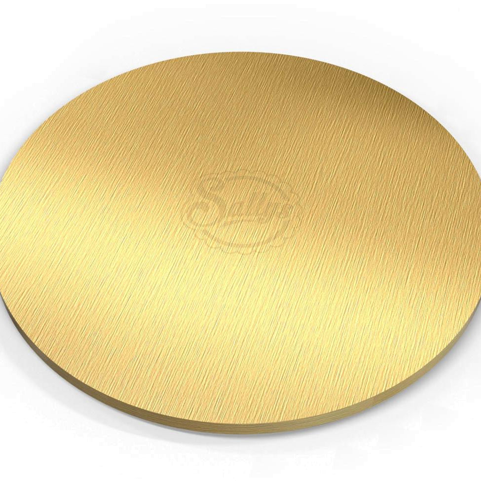 Ein goldenes, rundes, großes Cake Board