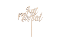 Ein Caketopper mit der Aufschrift Just Married