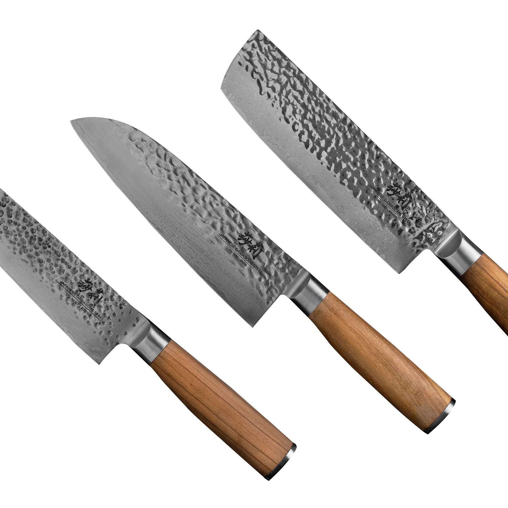 Drei Messer mit silberner Klinge und hölzernem Griff