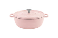 Ein Gusseisentopf in der Farbe rosa