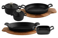 Ein Set aus 5 Gusseisenprodukten in der Farbe carbonblack