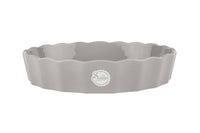 Eine beige, ovale Stoneware-Ofenform