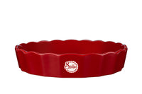 Eine rote, ovale Stoneware-Ofenform