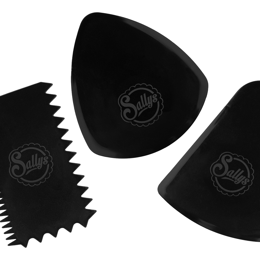 Eine runde, eine ovale und eine rechteckige Teigkarte mit Muster