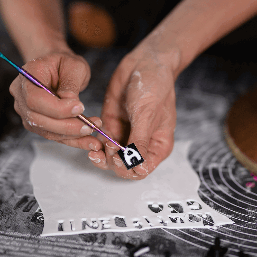 Sallys Buchstabenstempel für Fondanttorten