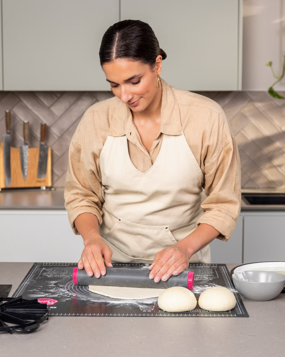 Sallys Ausrollstab 30 cm + Backmatte / Gewebematte Set