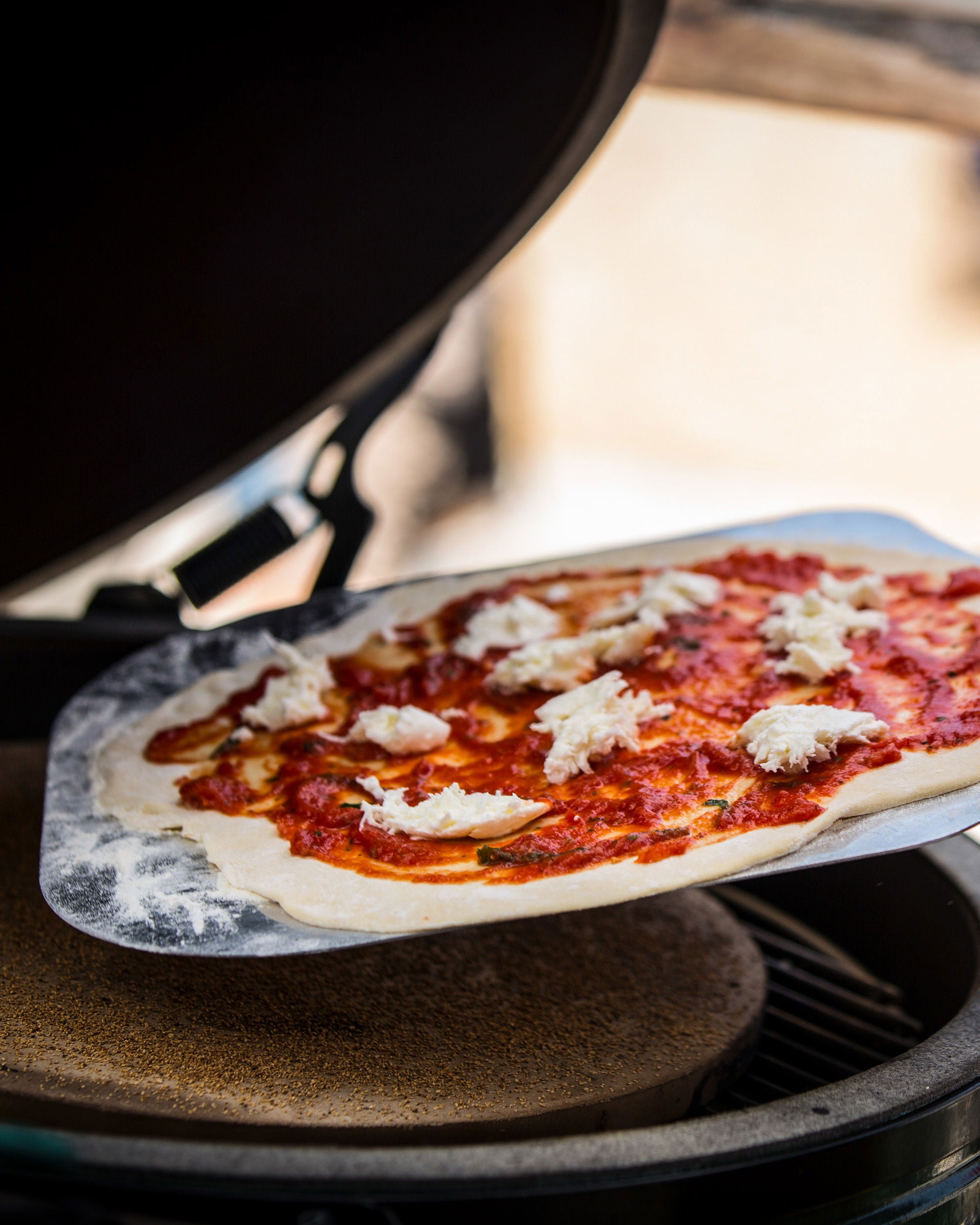 Big Green Egg Pizzaschaufel aus Edelstahl