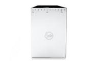 Ein silberner Backrahmen mit Skalierungen am oberen Rand