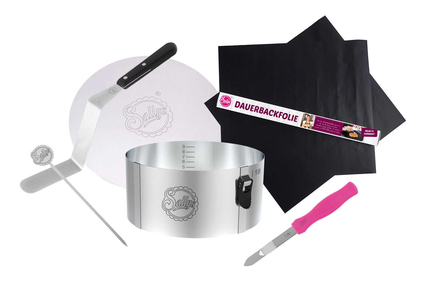 Ein Tortenring, ein Tortenretter, ein pinkes Backformmesser, eine Dauerbackfolie, eine Winkelpalette und ein Kuchentester