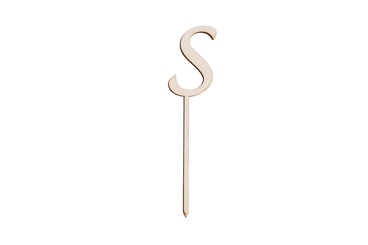 Ein Caketopper mit dem Buchstaben S