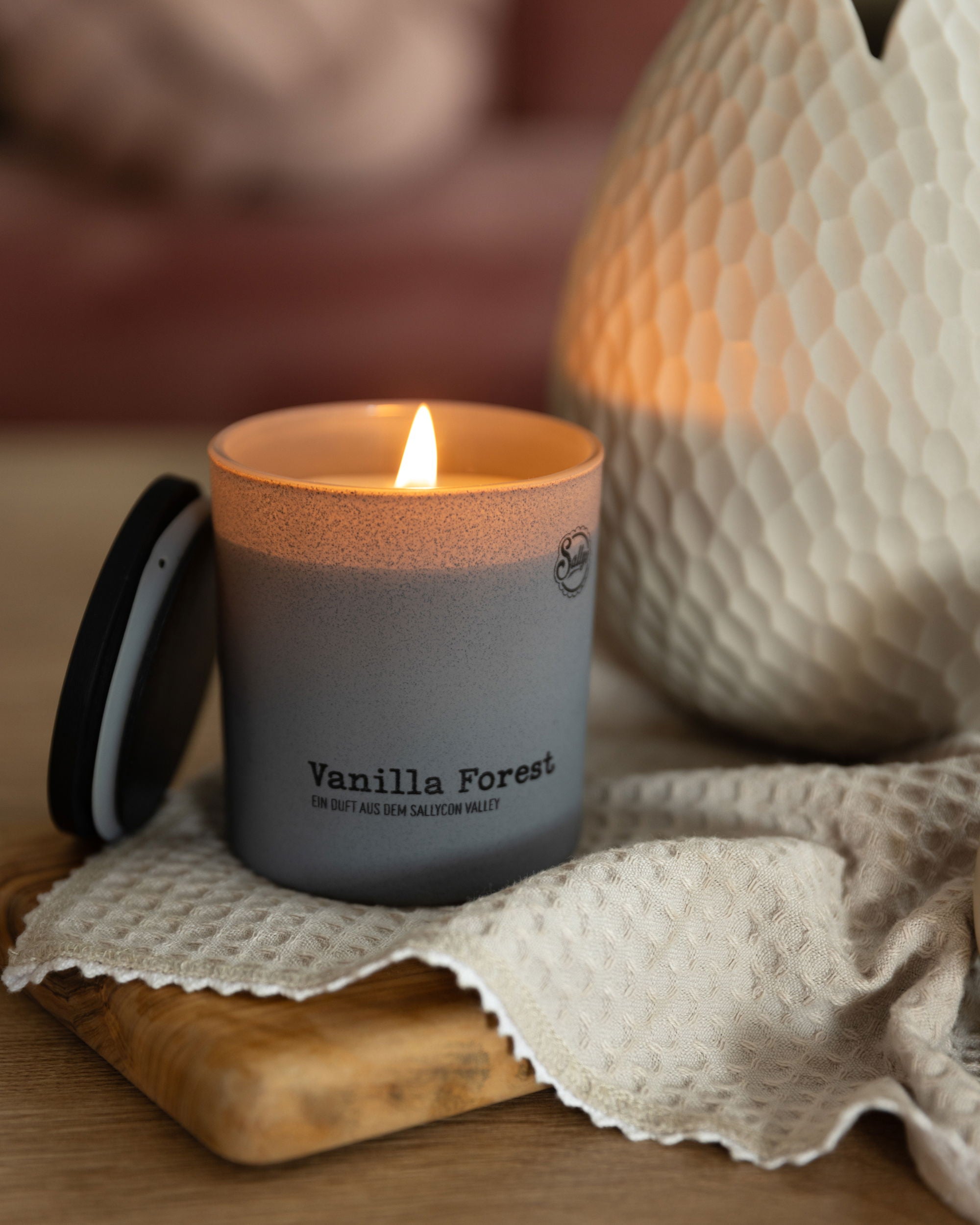 Sallys Duftkerze „Vanilla Forest“