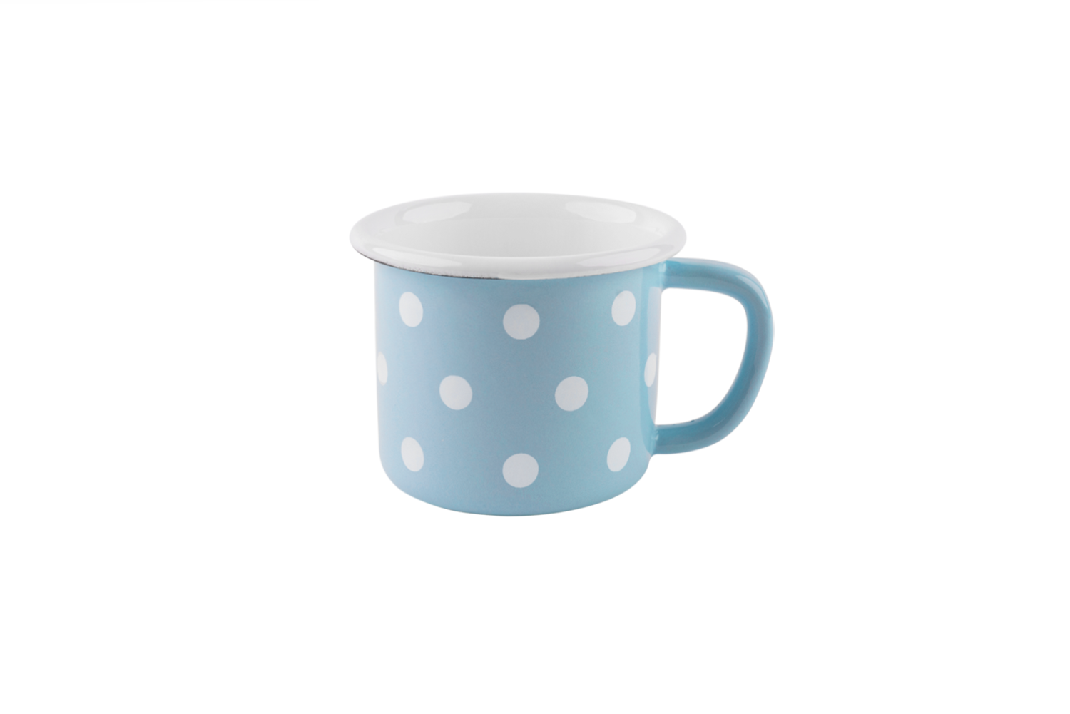 Eine pastellblau-gepunktete Emaille-Tasse
