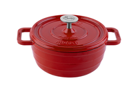 Ein roter Gusseisentopf