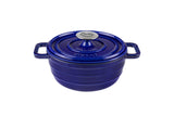 Ein Gusseisentopf in der Farbe royalblue