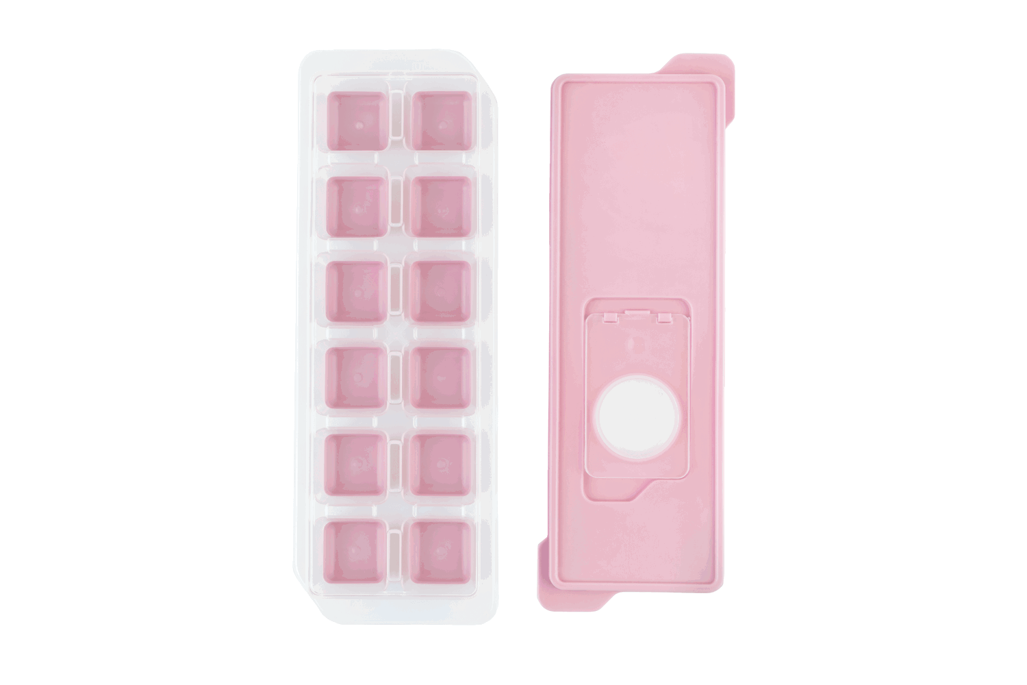 Eine pinke Eiswürfelform für quadratische Eiswürfel