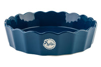 Eine blaue, runde Stoneware-Ofenform