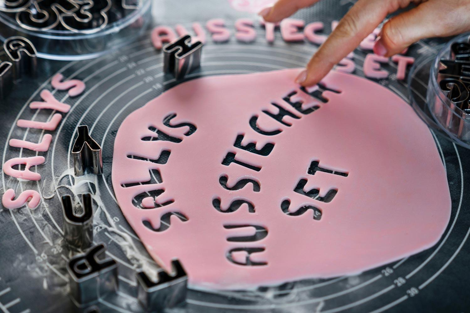 Sallys Buchstaben Ausstecher 26-teilig